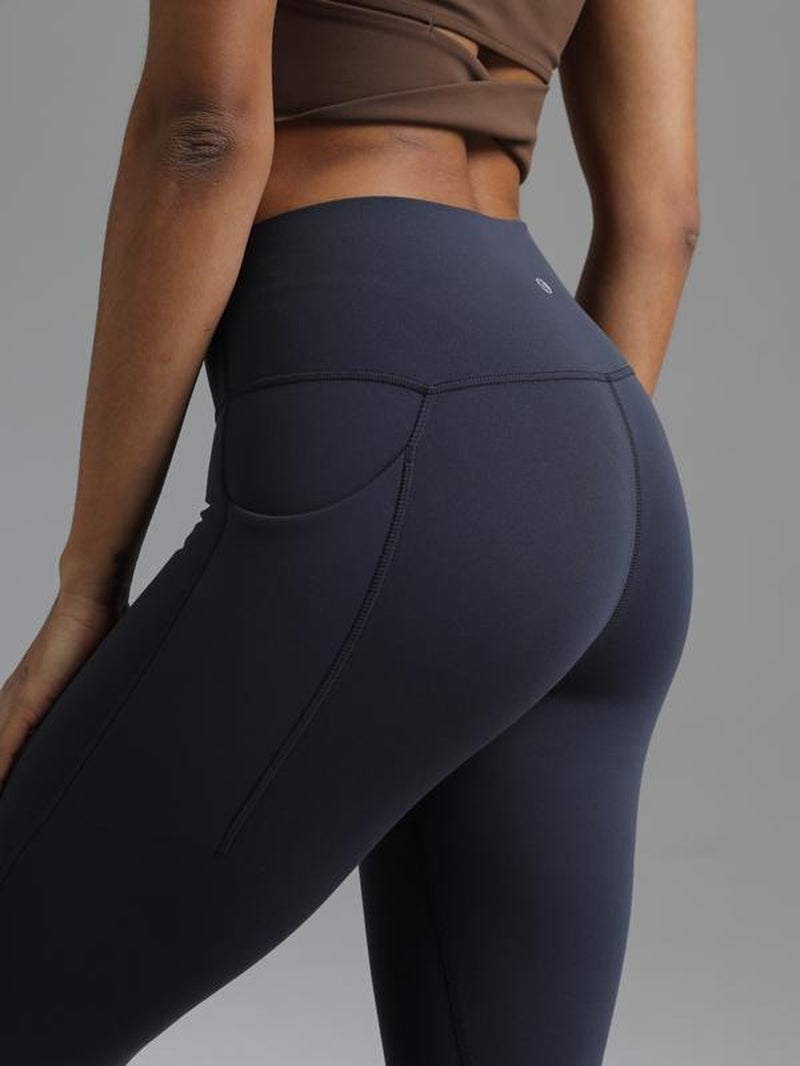 Colorfulkoala Dreamlux No Front Seam Leggings with Pockets for Women 25"/28" Inseam，High-Waisted Soft Yoga Pants in Black - Gym Bottoms Athletic Stretchable Tight Fit Sporty